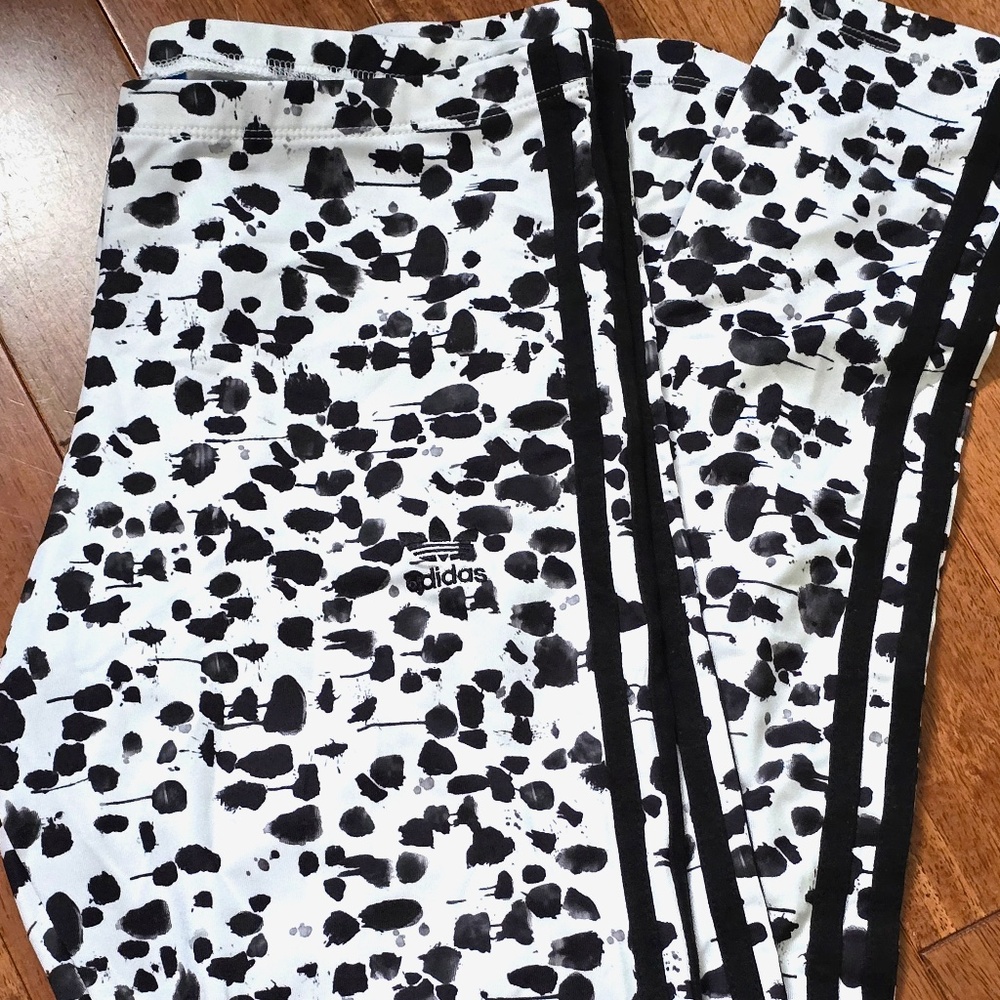 Adidas three-stripe spotted leggings
